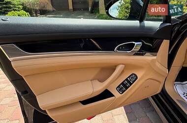 Фастбэк Porsche Panamera 2015 в 