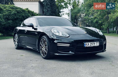 Фастбек Porsche Panamera 2014 в Києві