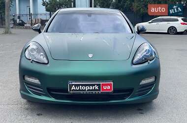 Фастбэк Porsche Panamera 2010 в 