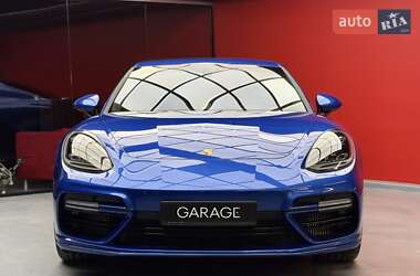 Фастбэк Porsche Panamera 2018 в 