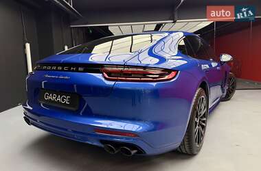 Фастбэк Porsche Panamera 2018 в 