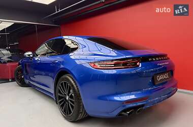 Фастбэк Porsche Panamera 2018 в 