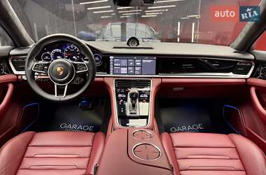 Фастбэк Porsche Panamera 2018 в 