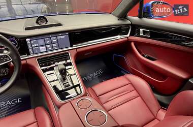 Фастбэк Porsche Panamera 2018 в 