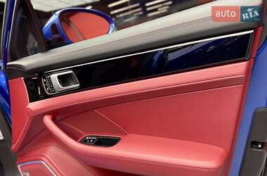 Фастбэк Porsche Panamera 2018 в 
