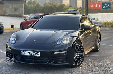 Фастбэк Porsche Panamera 2014 в Киеве