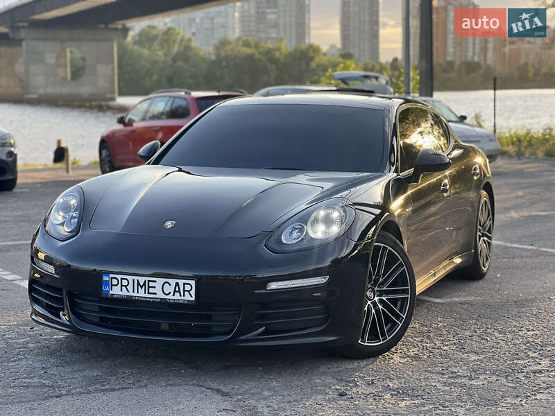 Фастбэк Porsche Panamera 2014 в Киеве
