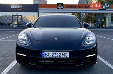 Фастбэк Porsche Panamera 2018 в 