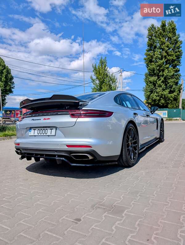 Фастбек Porsche Panamera 2017 в Києві