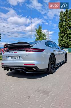 Фастбэк Porsche Panamera 2017 в 