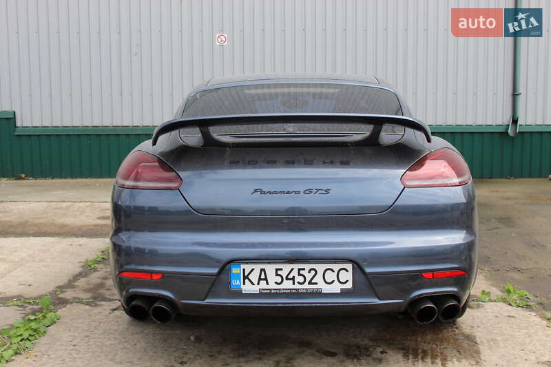 Фастбэк Porsche Panamera 2013 в Киеве