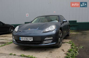 Фастбэк Porsche Panamera 2010 в Киеве