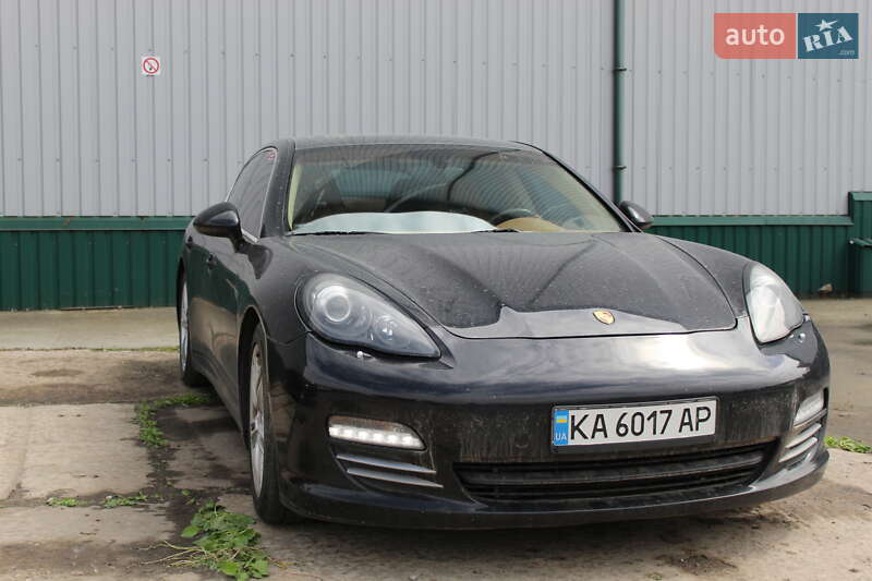Фастбэк Porsche Panamera 2011 в Киеве
