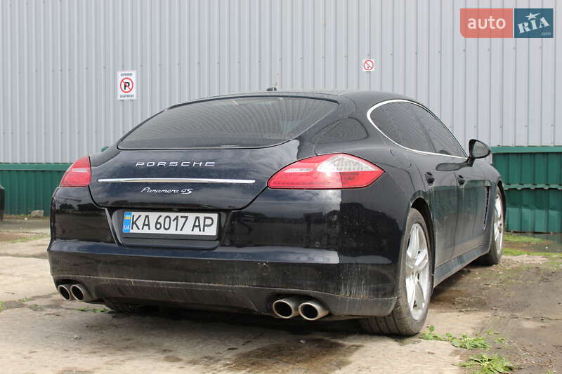 Фастбэк Porsche Panamera 2011 в Киеве