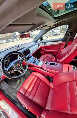 Фастбэк Porsche Panamera 2017 в 