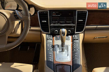 Фастбэк Porsche Panamera 2011 в 