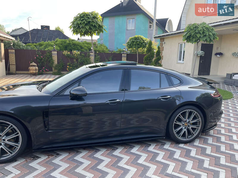 Фастбек Porsche Panamera 2018 в Києві
