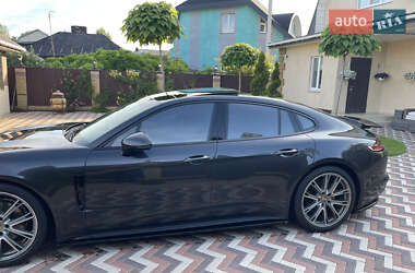 Фастбэк Porsche Panamera 2018 в 