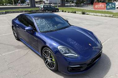 Фастбек Porsche Panamera 2023 в 