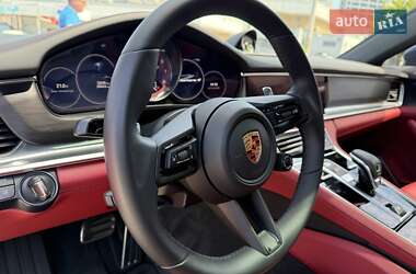 Фастбек Porsche Panamera 2023 в 