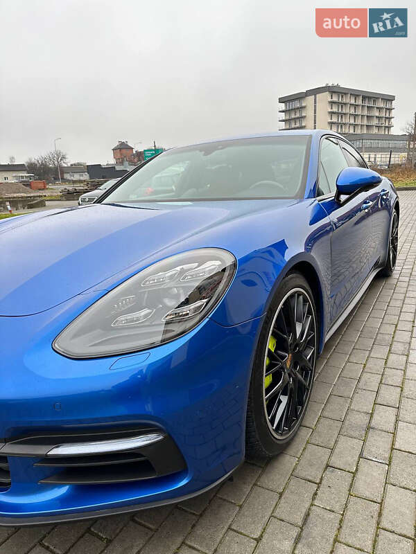Фастбек Porsche Panamera 2018 в Києві фото 8 Фастбек Porsche Panamera 2018 в Києві