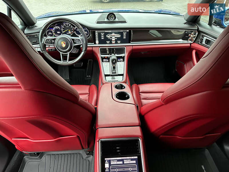 Фастбек Porsche Panamera 2018 в Києві фото 19 Фастбек Porsche Panamera 2018 в Києві