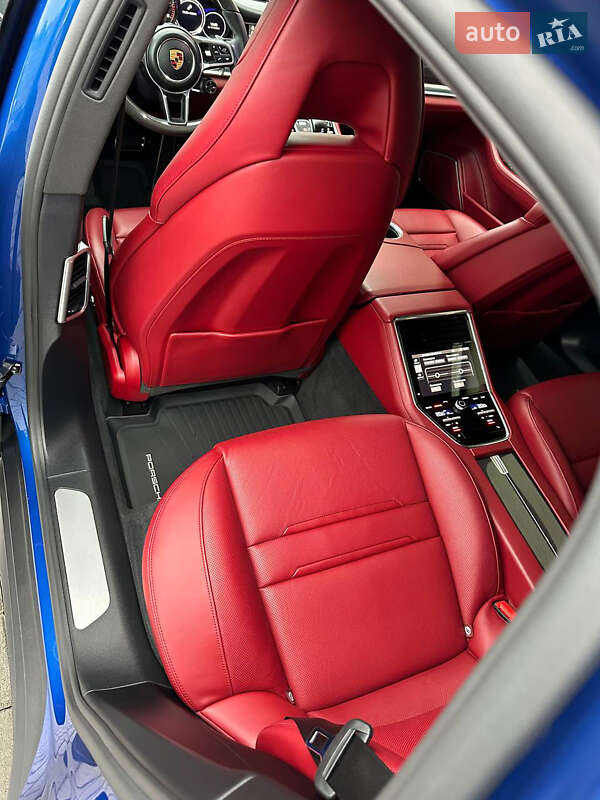 Фастбек Porsche Panamera 2018 в Києві фото 29 Фастбек Porsche Panamera 2018 в Києві
