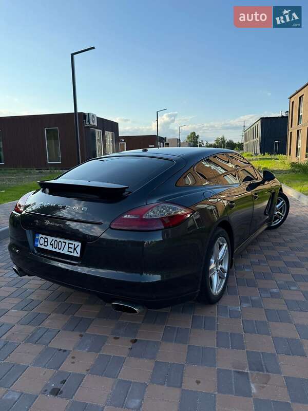 Фастбэк Porsche Panamera 2012 в Чернигове