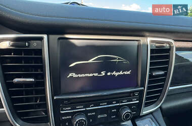 Фастбек Porsche Panamera 2016 в 
