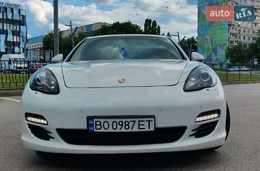 Фастбэк Porsche Panamera 2010 в 