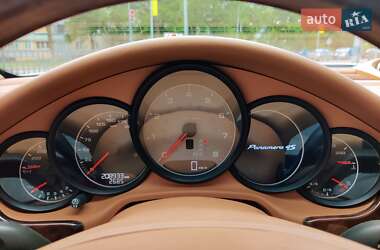 Фастбэк Porsche Panamera 2010 в 