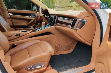 Фастбэк Porsche Panamera 2010 в 