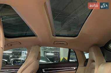 Фастбек Porsche Panamera 2018 в 