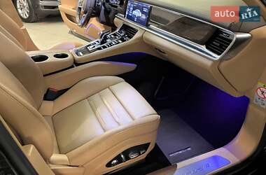 Фастбек Porsche Panamera 2018 в 