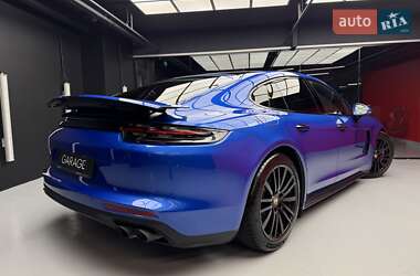 Фастбэк Porsche Panamera 2019 в 