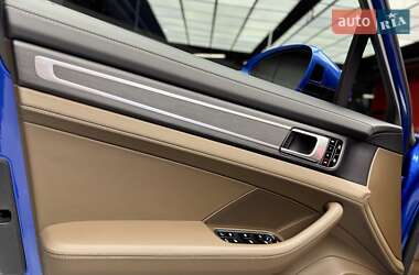 Фастбэк Porsche Panamera 2019 в 
