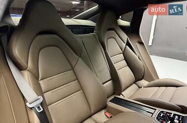 Фастбэк Porsche Panamera 2019 в 