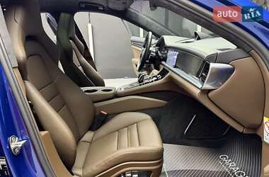 Фастбэк Porsche Panamera 2019 в 