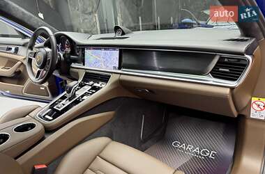 Фастбэк Porsche Panamera 2019 в 
