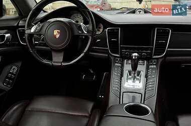 Фастбэк Porsche Panamera 2012 в 