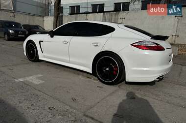 Фастбэк Porsche Panamera 2012 в 