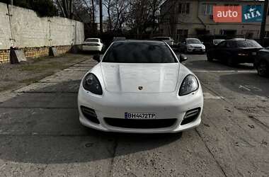 Фастбэк Porsche Panamera 2012 в 