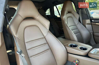 Фастбэк Porsche Panamera 2017 в 