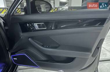 Фастбэк Porsche Panamera 2018 в 
