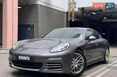 Фастбек Porsche Panamera 2013 в Києві