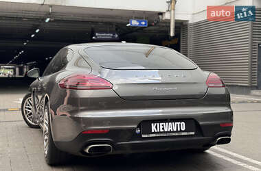 Фастбэк Porsche Panamera 2013 в 