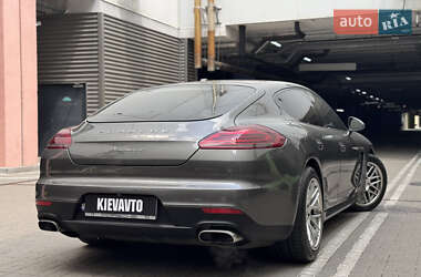 Фастбэк Porsche Panamera 2013 в 