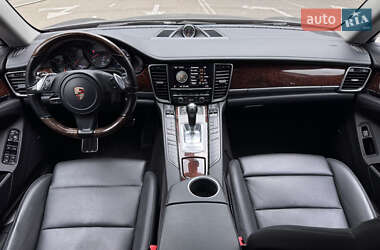 Фастбэк Porsche Panamera 2013 в 