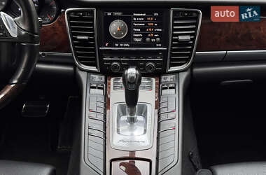 Фастбэк Porsche Panamera 2013 в 