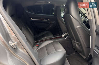 Фастбэк Porsche Panamera 2013 в 